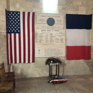 Mehr über den Artikel erfahren Commémoration du 82e anniversaire du débarquement des US-Rangers à la Pointe du Hoc en Normandie le 6 juin 1944 en présence d’une délégation de l’Union des Mouvements de Résistance Luxembourgeois (UNIOUN)